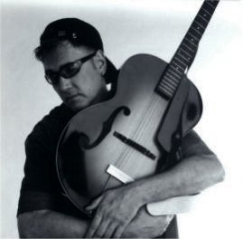 RickwithGuitar1